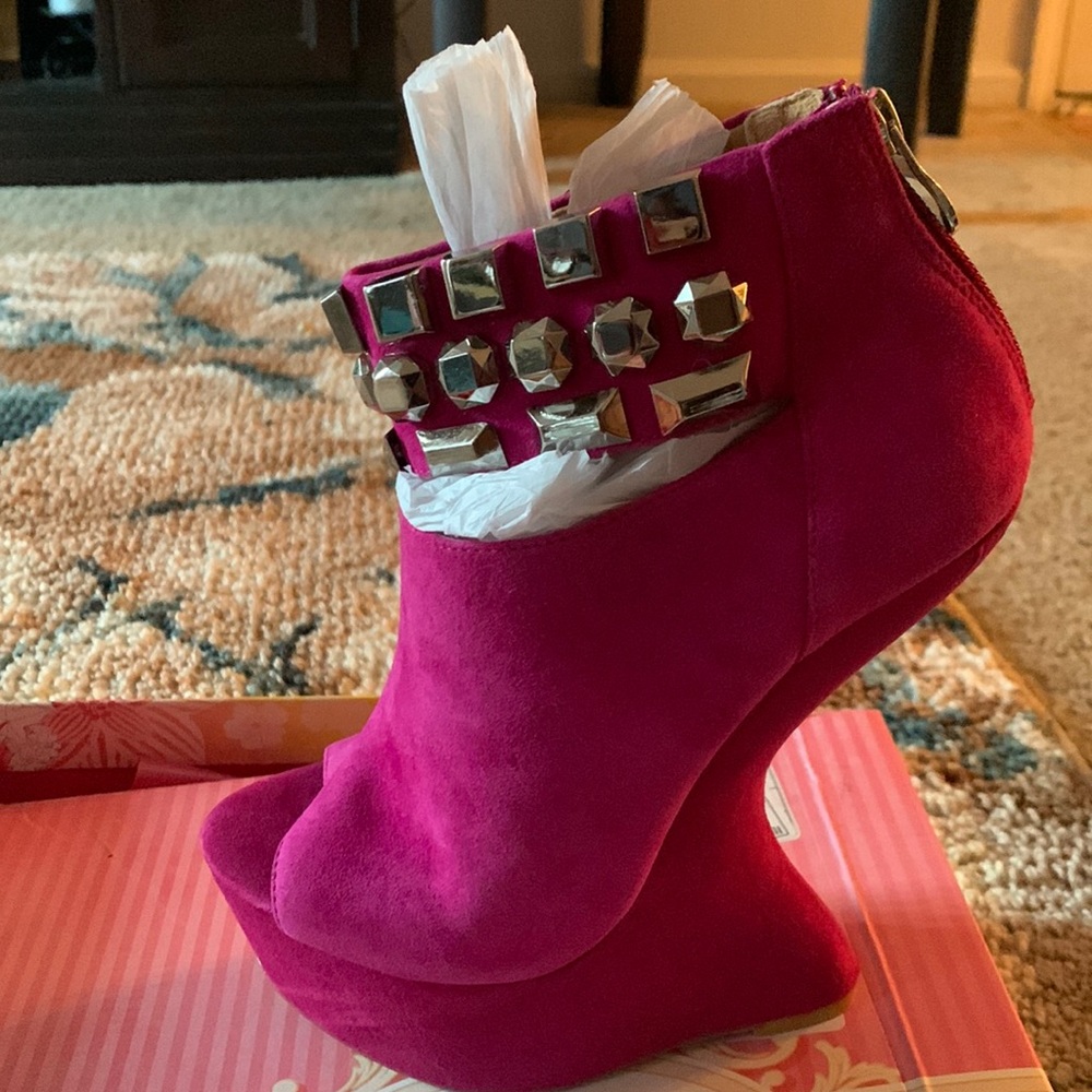 Chinese Laundry brand new wedges